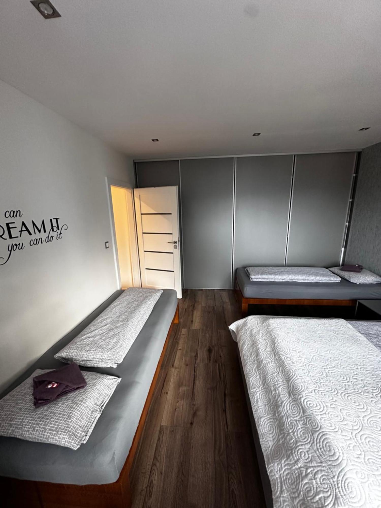 We Apartment - Close To The Center & City View, Self Check-In 24H Banská Bystrica Exterior foto