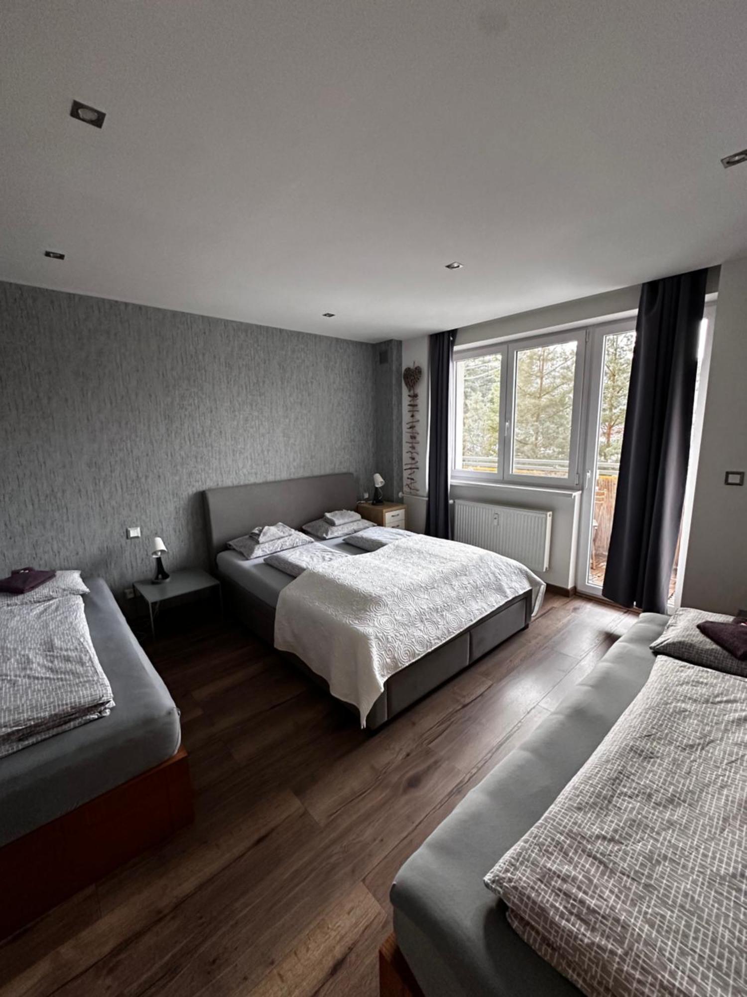 We Apartment - Close To The Center & City View, Self Check-In 24H Banská Bystrica Exterior foto